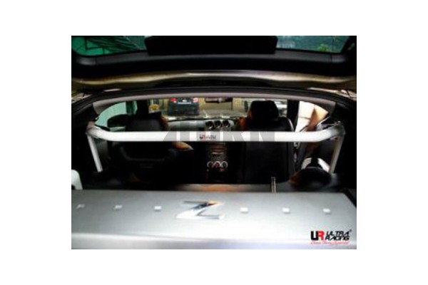 Ultra Racing C-Pillar Brace / Room Bar Nissan 350Z 