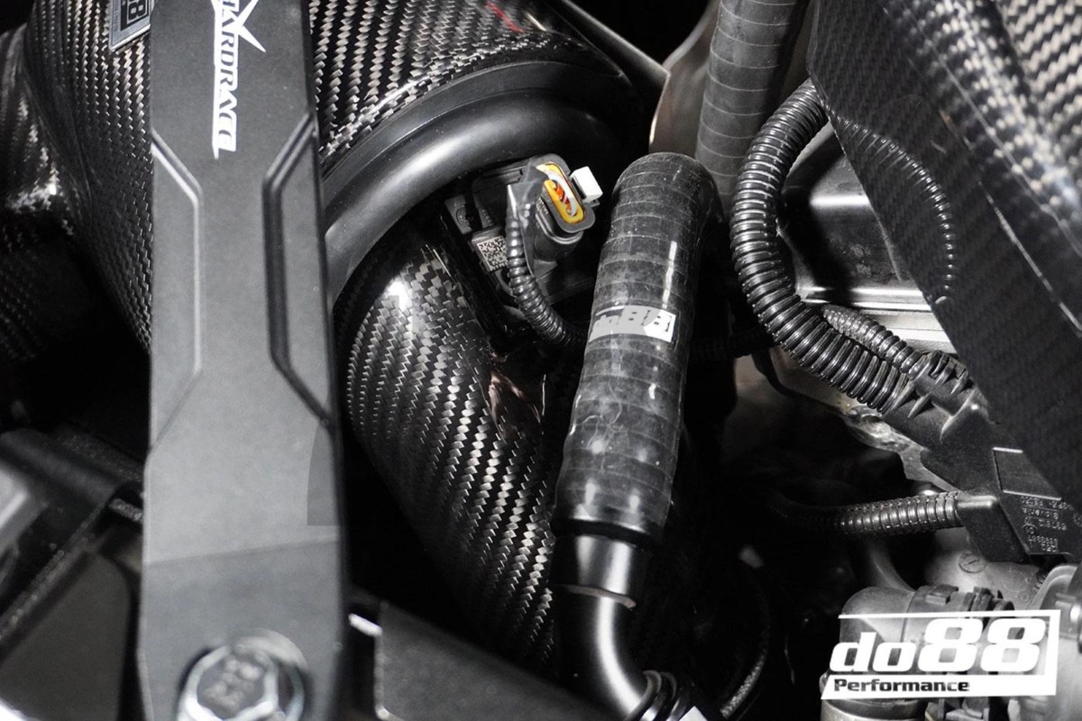 BMW 240i G42 and 340i / 440i G2x Do88 Carbon Fiber Intake System